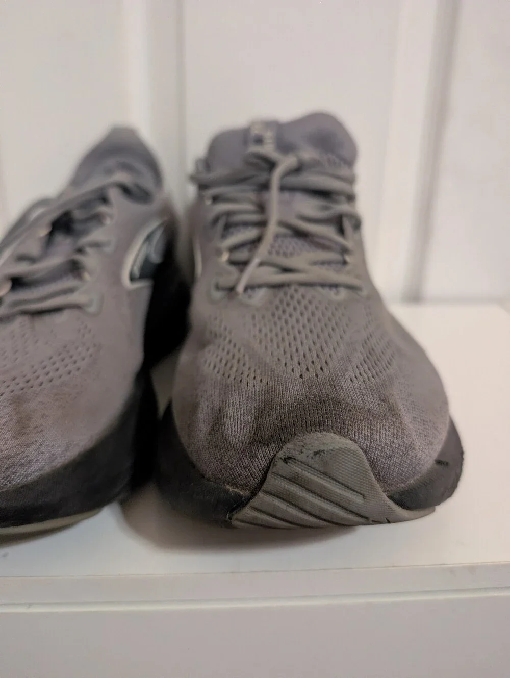Brooks Glycerin GTS 22 Mens Gray Sneakers Running Shoes Size 13
